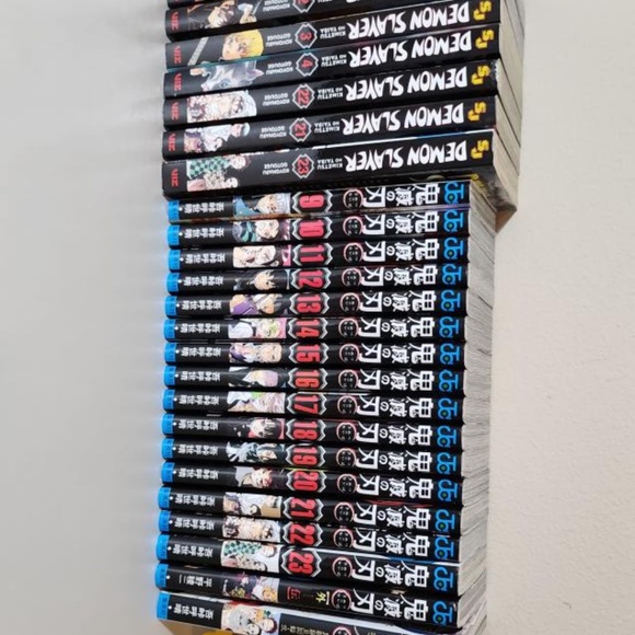 Demon slayer manga books, plushie and action figures - Picture 1 of 12